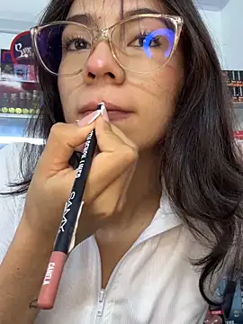 Snapshot of lunaluxury22 chatting on February 2026 02:35:01 PM lunaluxury22 online show from February 2026 02:35:01 PM