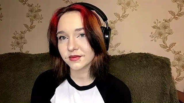 EmilyVeiro online show from March 2026 06:25:01 PM