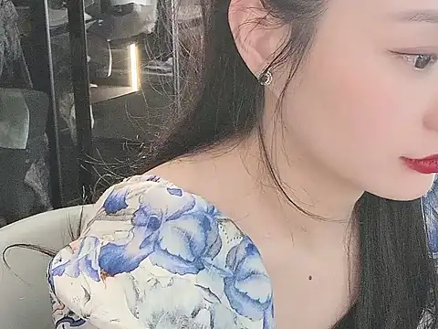 lisachen13 online show from December 2025 07:01:02 AM