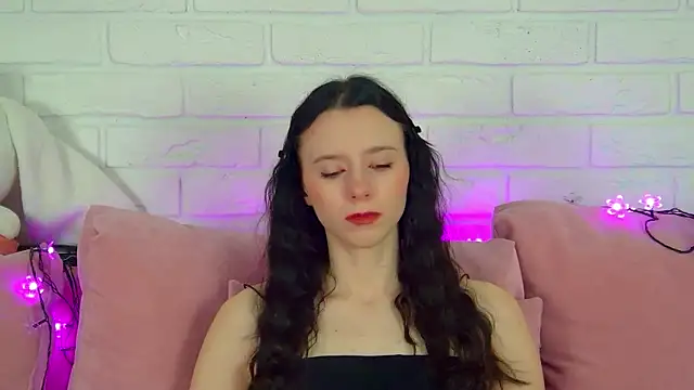 ArinaKubrick online show from January 2026 04:23:02 PM