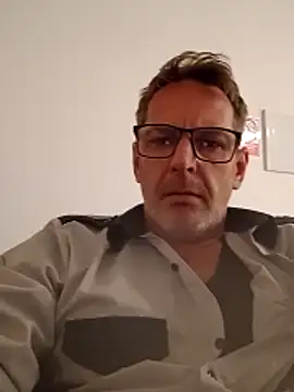 Markonlynew online show from December 2025 11:33:02 PM