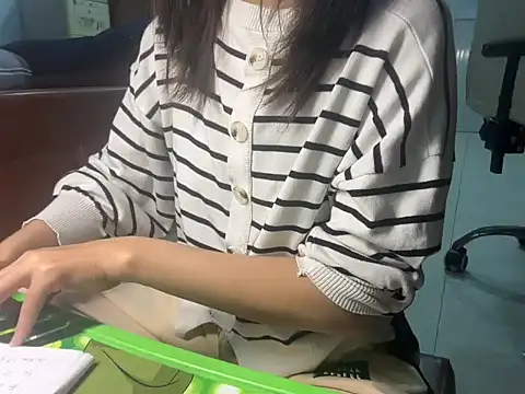 Snapshot of Chichi_86 chatting on December 2025 07:02:02 AM Chichi 86 online show from December 2025 07:02:02 AM