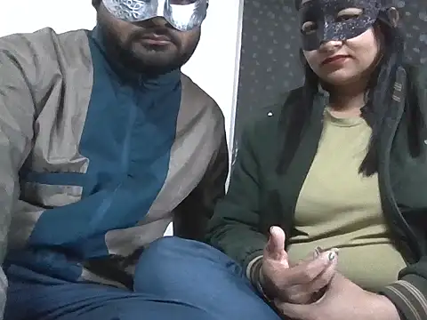 Snapshot of Lovelycouple25 chatting on January 2026 07:00:01 AM Lovelycouple25 online show from January 2026 07:00:01 AM