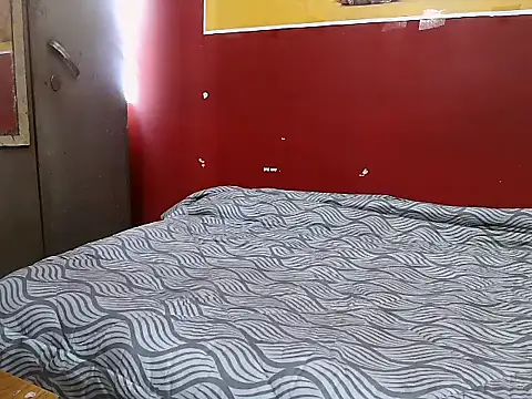 Snapshot of Lovelycouple25 chatting on February 2026 06:58:02 AM Lovelycouple25 online show from February 2026 06:58:02 AM