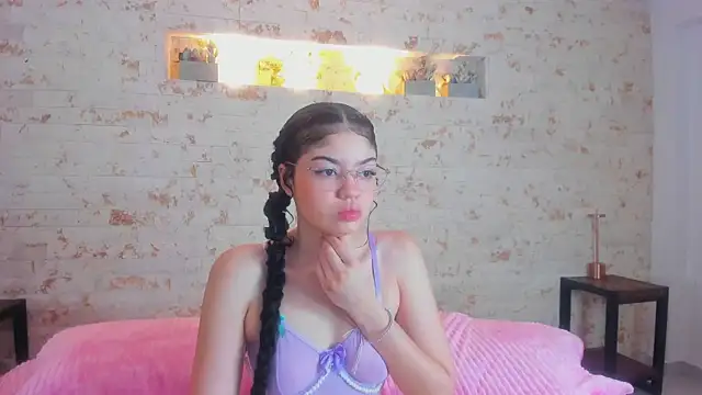 chloe cortez online show from May 2026 10:19:02 AM