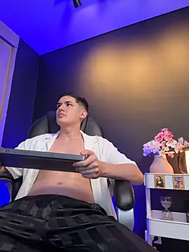 Valentino ceratti online show from February 2026 02:29:02 AM