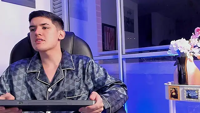 Valentino ceratti online show from February 2026 10:34:02 AM