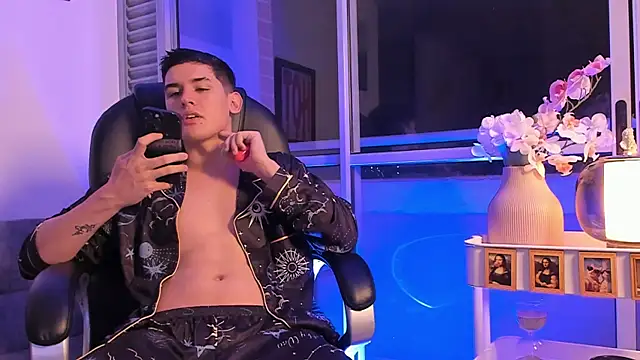 Valentino ceratti online show from February 2026 10:24:01 AM