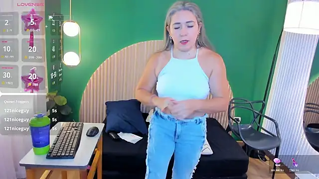 dahianeconnor online show from May 2026 11:42:02 AM