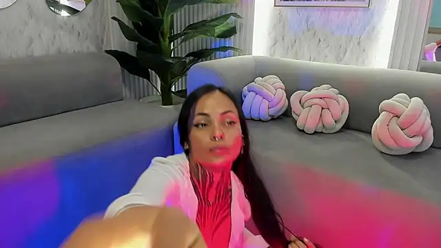 Snapshot of cheekybitch_ chatting on January 2026 03:09:02 AM cheekybitch online show from January 2026 03:09:02 AM