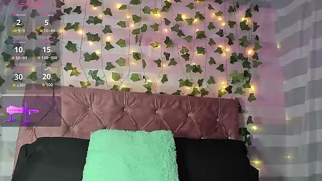 Ayla-marttinez online show from May 2026 12:40:02 AM