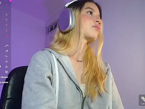 Snapshot of alina_lee chatting on January 2026 01:42:02 AM alina lee online show from January 2026 01:42:02 AM