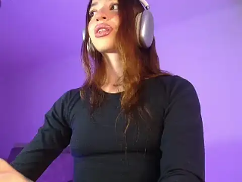 Snapshot of alina_lee chatting on January 2026 02:49:01 AM alina lee online show from January 2026 02:49:01 AM