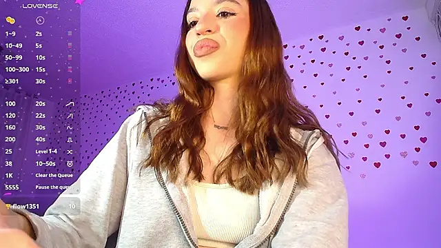 Snapshot of alina_lee chatting on February 2026 02:56:01 AM alina lee online show from February 2026 02:56:01 AM