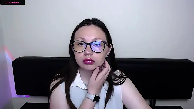 LiliaErmi online show from June 2026 06:25:01 AM