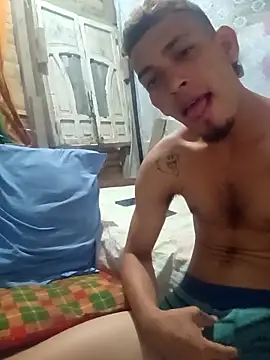 Snapshot of twobigscock23 chatting on February 2026 01:40:01 PM twobigscock23 online show from February 2026 01:40:01 PM