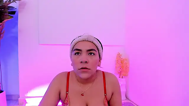 Snapshot of Sophie-dallas chatting on December 2025 12:53:02 PM Sophie-dallas online show from December 2025 12:53:02 PM