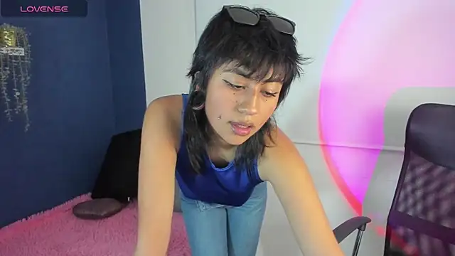 Snapshot of viperlix chatting on December 2025 12:05:02 AM viperlix online show from December 2025 12:05:02 AM