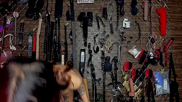 Snapshot of Hardcore_Room_Bdsm chatting on December 2025 09:04:02 AM Hardcore Room Bdsm online show from December 2025 09:04:02 AM