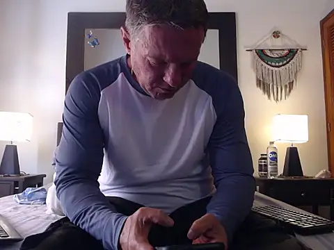 Snapshot of TommyLopez chatting on December 2025 04:13:02 PM TommyLopez online show from December 2025 04:13:02 PM