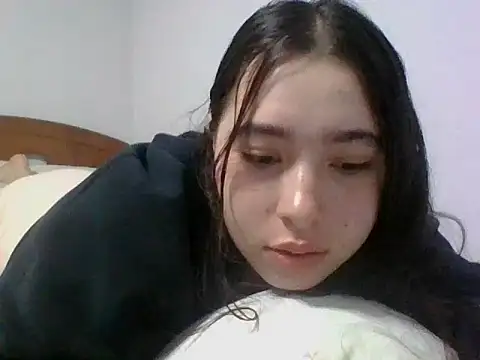 Snapshot of Anni_00001 chatting on December 2025 11:48:01 AM Anni 00001 online show from December 2025 11:48:01 AM