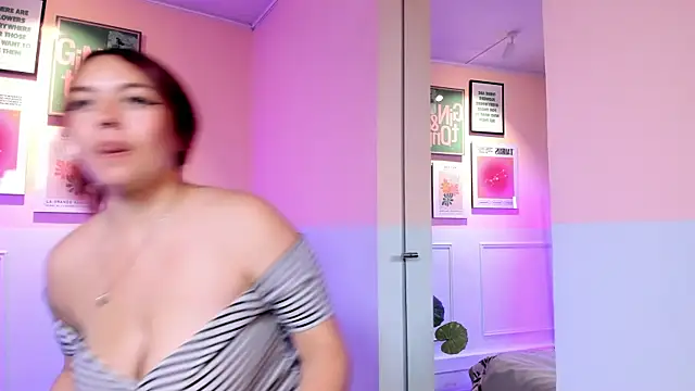 Lia Roise online show from December 2025 11:42:02 PM