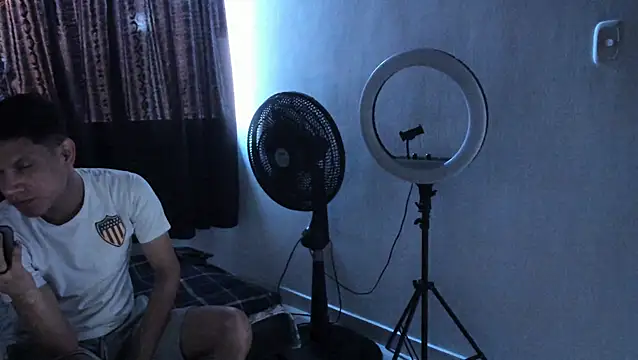 Snapshot of Apol0_69 chatting on December 2025 08:02:02 PM Apol0 69 online show from December 2025 08:02:02 PM