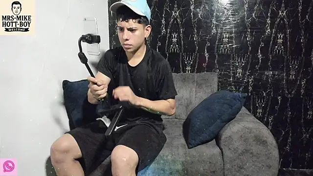 Mrs-mike-hott-boy online show from December 2025 03:44:02 AM