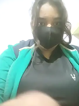 Snapshot of Yaya_345 chatting on December 2025 05:35:01 AM Yaya 345 online show from December 2025 05:35:01 AM