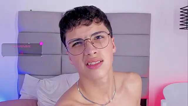 JoshClaarktt online show from March 2026 09:32:02 AM