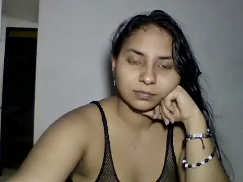 Snapshot of Anny-e4rtstar chatting on December 2025 05:34:02 AM Anny-e4rtstar online show from December 2025 05:34:02 AM