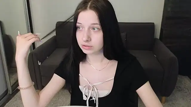 AlicePowells online show from May 2026 11:07:01 AM