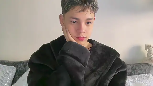 Snapshot of Andy_Belier23 chatting on January 2026 01:04:01 PM Andy Belier23 online show from January 2026 01:04:01 PM