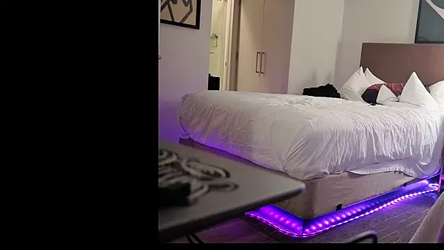 Snapshot of bluntbeautyxo chatting on December 2025 01:10:01 AM bluntbeautyxo online show from December 2025 01:10:01 AM