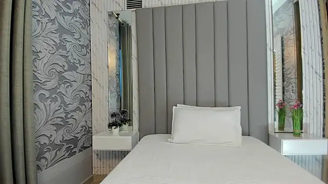 Snapshot of beautifulgirl4u_ chatting on July 2026 11:18:01 PM beautifulgirl4u online show from July 2026 11:18:01 PM