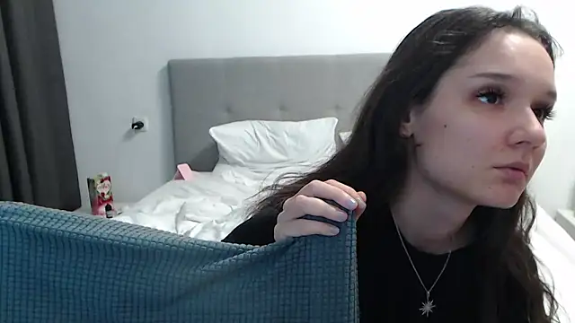 LiaBright online show from December 2025 05:08:02 PM