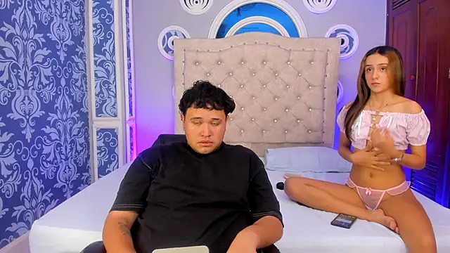 Beele and Evie online show from February 2026 07:43:01 PM