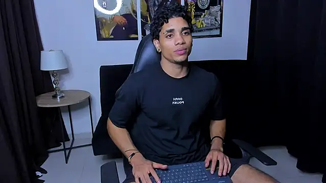 Snapshot of Dustyn_Michelle1 chatting on February 2026 04:46:02 AM Dustyn Michelle1 online show from February 2026 04:46:02 AM