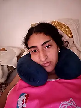 Snapshot of LindaRojas chatting on December 2025 07:41:02 PM LindaRojas online show from December 2025 07:41:02 PM