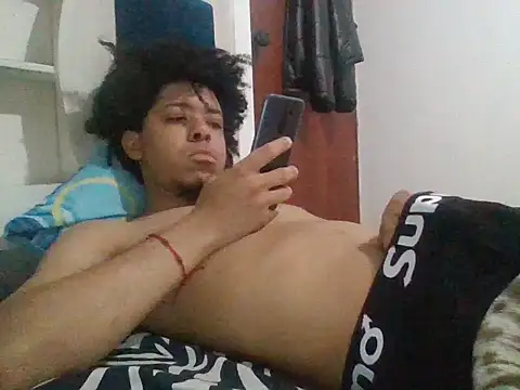 alejandro31727 online show from December 2025 11:53:01 PM