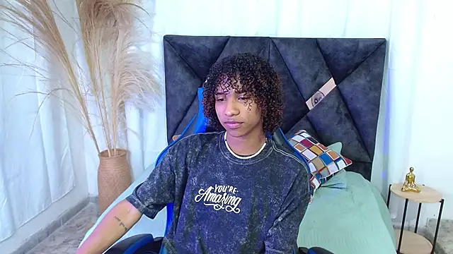 Snapshot of angelll18_ chatting on January 2026 08:45:01 PM angelll18 online show from January 2026 08:45:01 PM