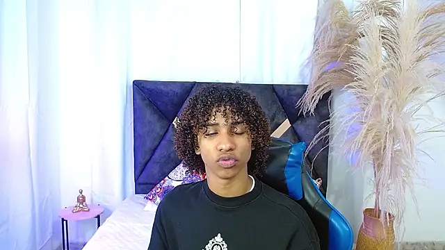 Snapshot of angelll18_ chatting on January 2026 08:44:01 PM angelll18 online show from January 2026 08:44:01 PM