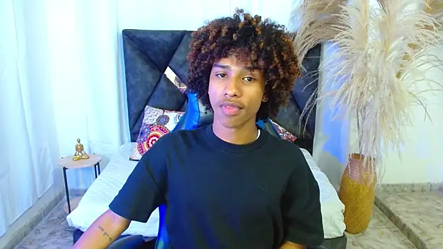 Snapshot of angelll18_ chatting on February 2026 08:36:01 PM angelll18 online show from February 2026 08:36:01 PM