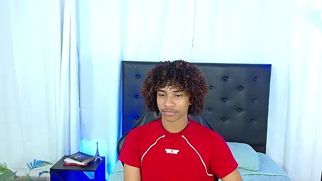 Snapshot of angelll18_ chatting on February 2026 08:18:01 PM angelll18 online show from February 2026 08:18:01 PM