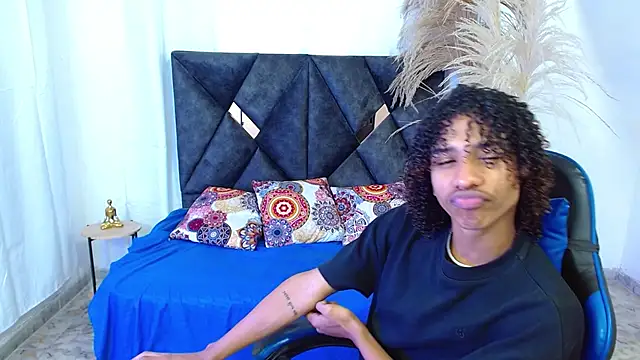 Snapshot of angelll18_ chatting on March 2026 09:10:01 PM angelll18 online show from March 2026 09:10:01 PM