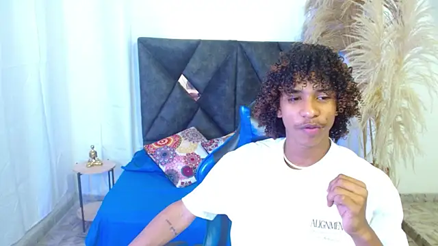 Snapshot of angelll18_ chatting on March 2026 08:34:02 PM angelll18 online show from March 2026 08:34:02 PM