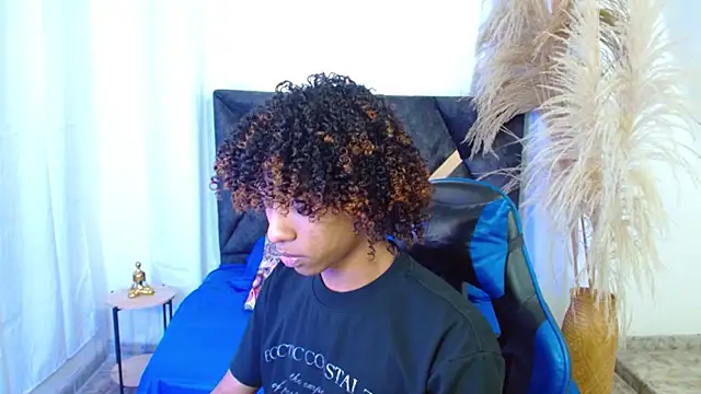 Snapshot of angelll18_ chatting on March 2026 08:35:02 PM angelll18 online show from March 2026 08:35:02 PM