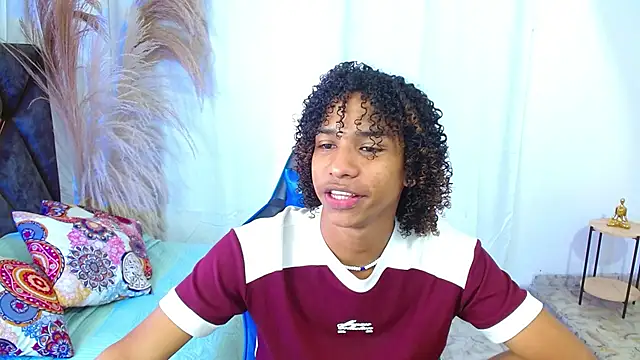angelll18  online show from April 2026 08:39:02 PM