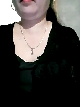 Snapshot of Dianna68 chatting on December 2025 06:41:02 AM Dianna68 online show from December 2025 06:41:02 AM