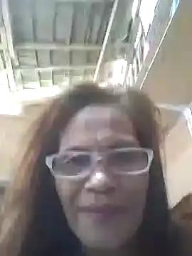 Snapshot of Petite_elise chatting on January 2026 05:54:02 AM Petite elise online show from January 2026 05:54:02 AM